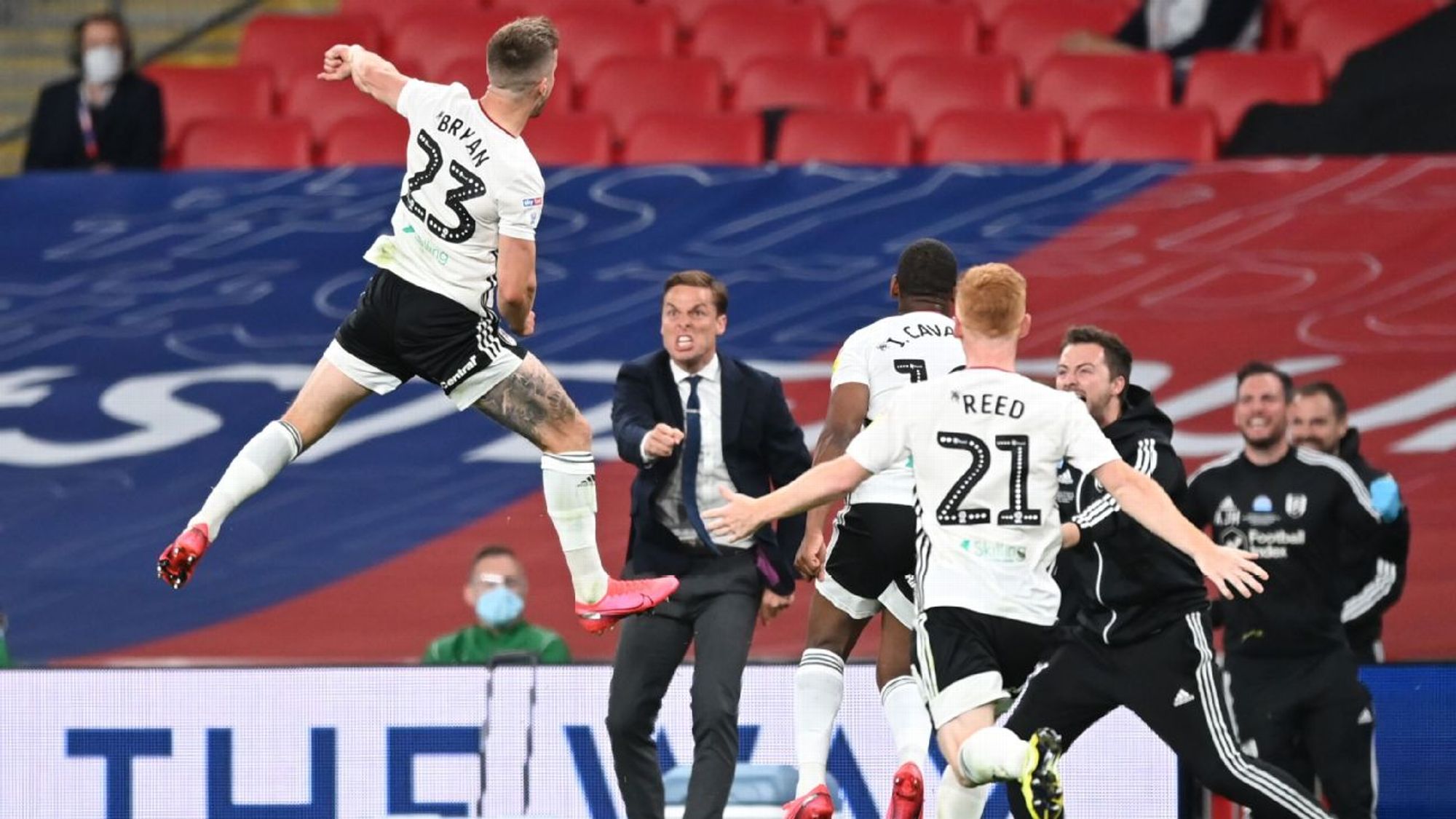 尤其是在社 尤其是在社